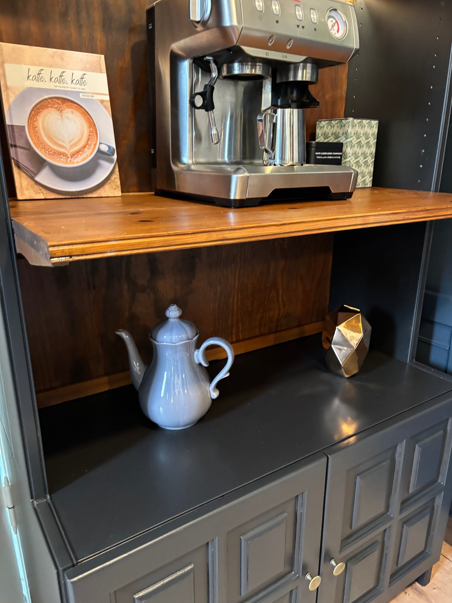 Kaffebar / kaffemøbel