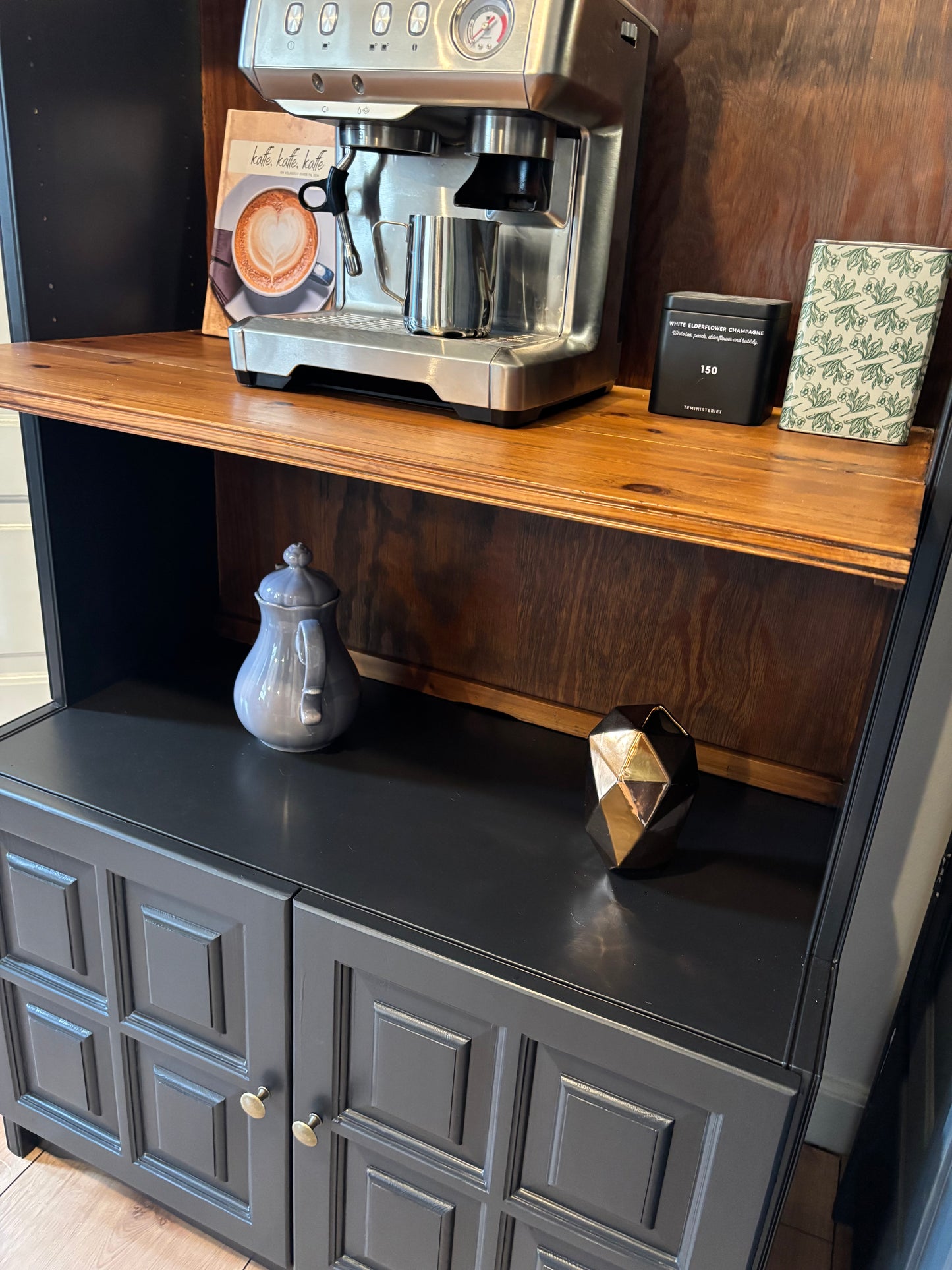 Kaffebar / kaffemøbel